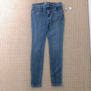 Old Navy Women’s Rockstar 24/7 Jeans Size 6